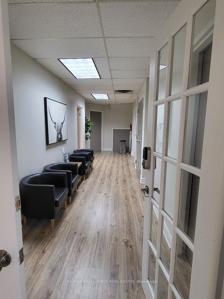 2896 South Sheridan Way 103, Oakville, ON L6J 7L4