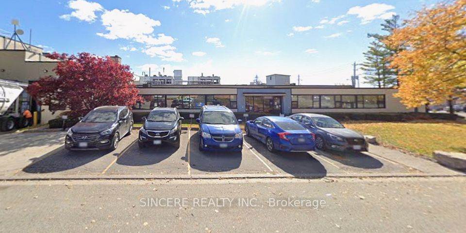 1 Hafis Road, Toronto W04, ON M6M 2V6