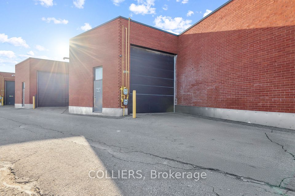 3181 Wolfedale Road 8, Mississauga, ON L5C 1V8