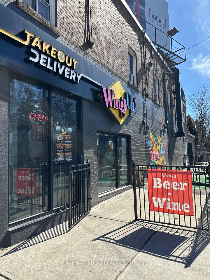 1733 Bloor Street, Toronto W01, ON M6P 1B2