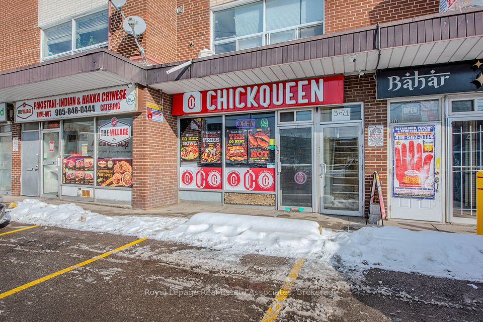 3071 Hurontario Street Main, Mississauga, ON L5A 2G9