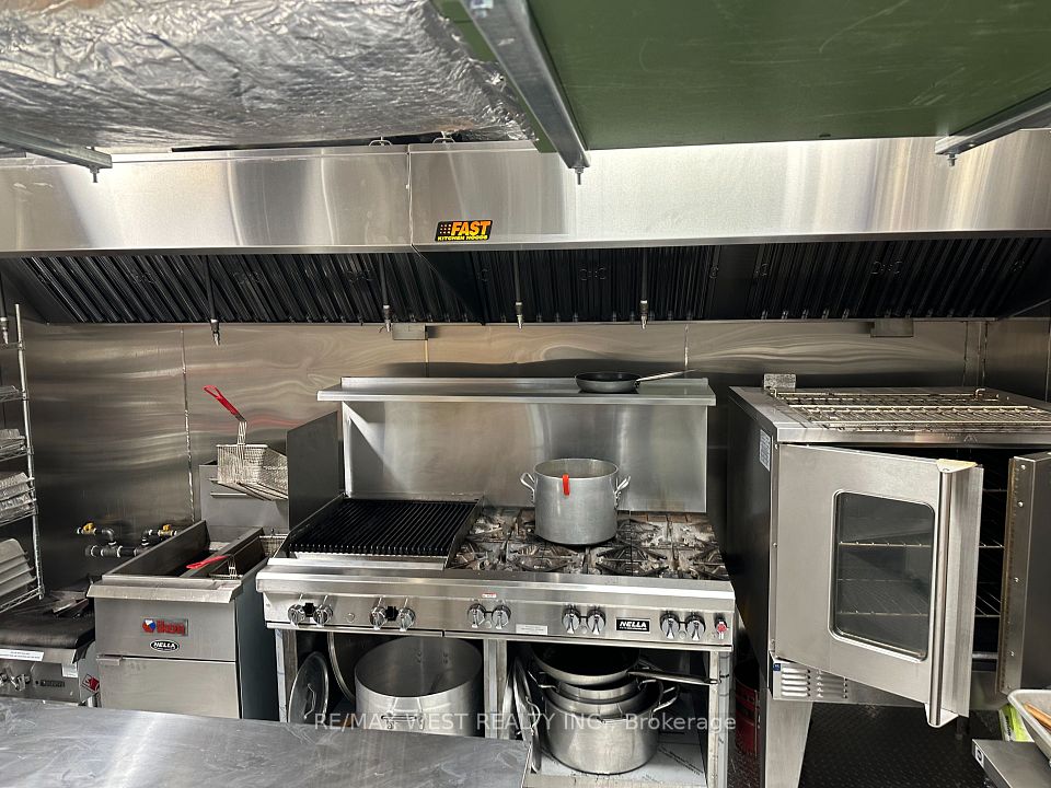 291 Silverthorn Avenue, Toronto W03, ON M6N 3K2