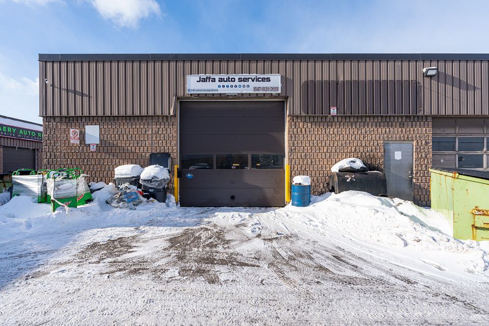 5890 Dixie Road Unit 4, Mississauga, ON L4W 1E9