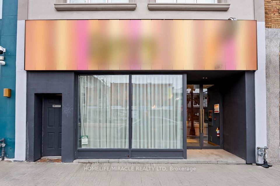 1224 St Clair Avenue, Toronto W03, ON M6E 1B4