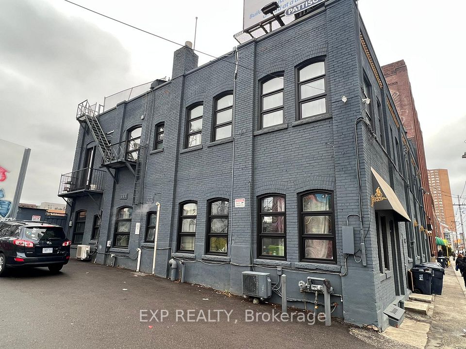 2480 Dundas Street W, Toronto W02, ON M6P 1W9