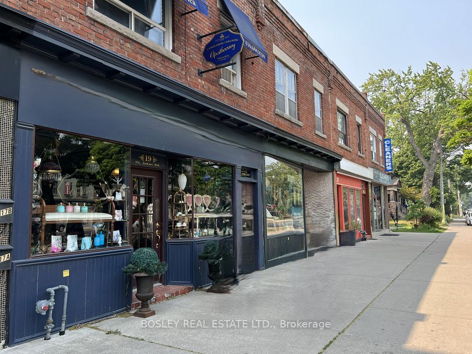 21 St. John's Road, Toronto W02, ON M6P 1T7