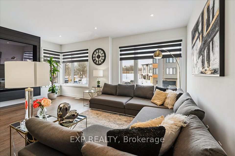 Att/Row/Townhouse at 29 Briar Court, Halton Hills, ON L7G 0P5, Halton Hills