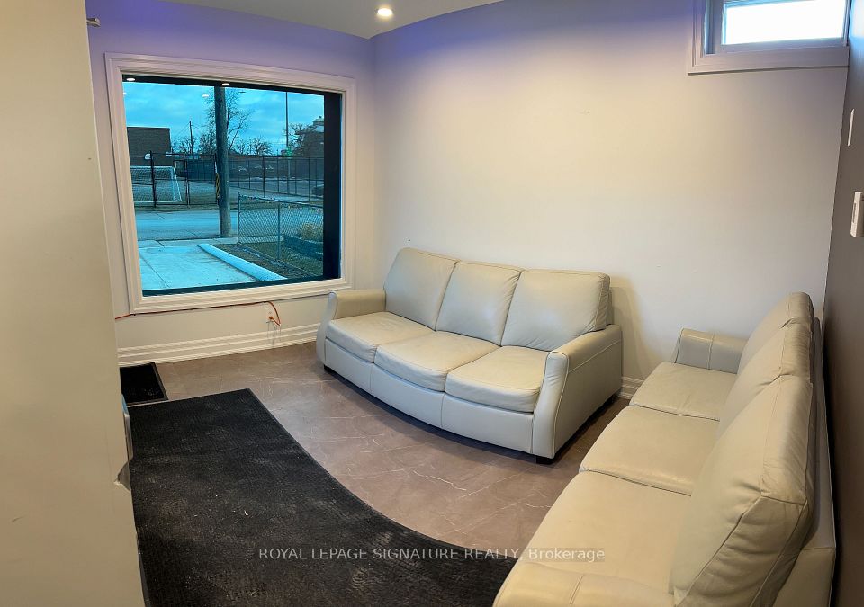 158 Church Street, Mississauga, ON L5M 1T9