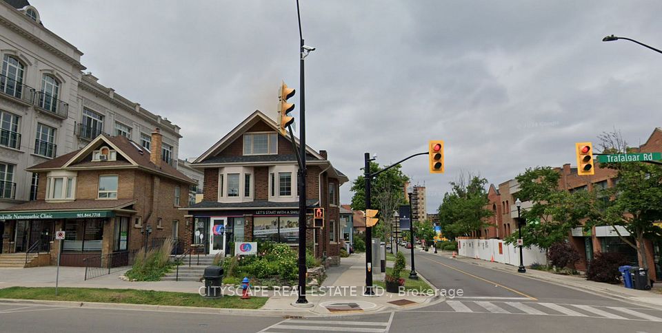 123 Trafalgar Road, Oakville, ON L6J 3G4