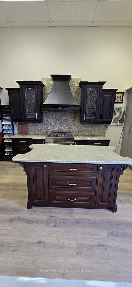 3505 Laird Road #5, Mississauga, ON L5L 5Y7