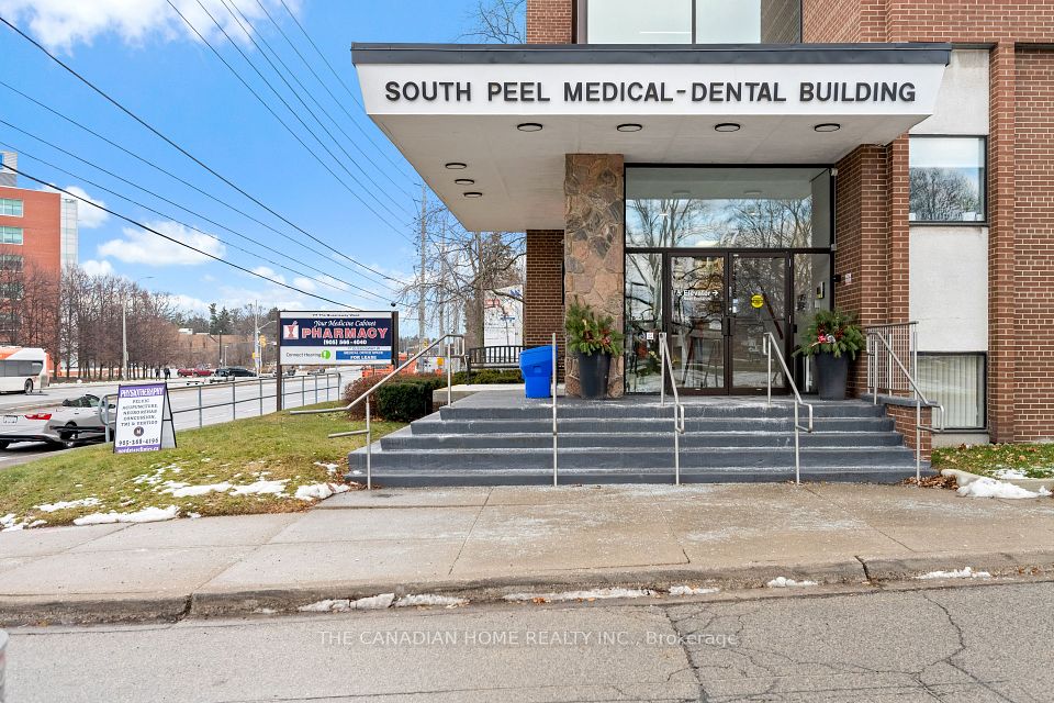 77 Queensway N/A W 100, Mississauga, ON L5B 1B7