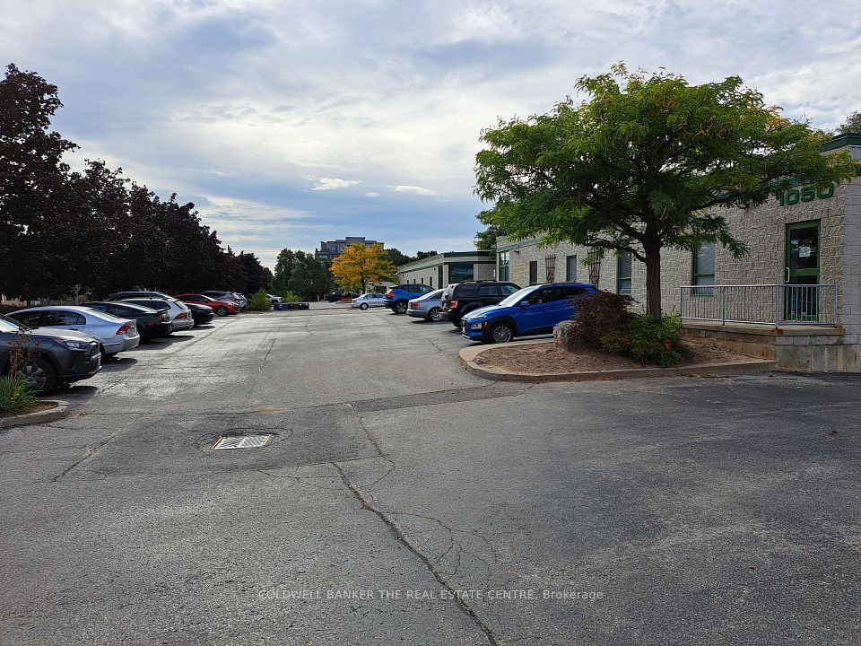 1050 Cooke Boulevard 1, Burlington, ON L7T 4A8