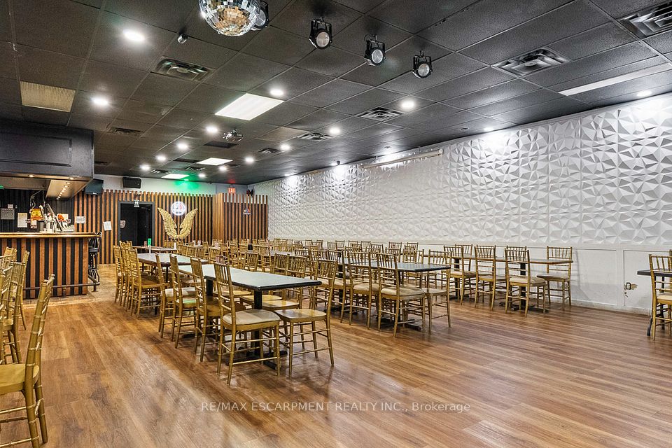 833 Westlock Road 8, Mississauga, ON L5C 1K7