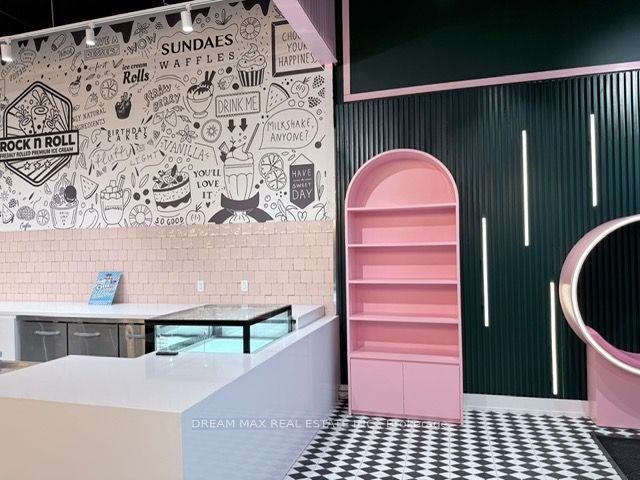 6161 Mayfield Road 102, Brampton, ON L6T 3Z8