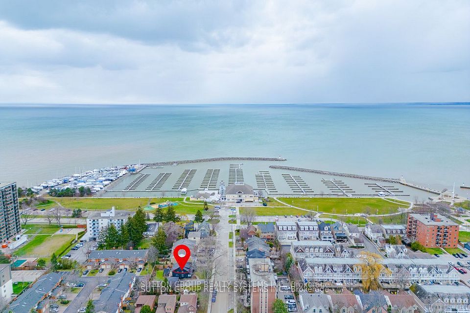 47 Nelson Street, Oakville, ON L6L 3H5