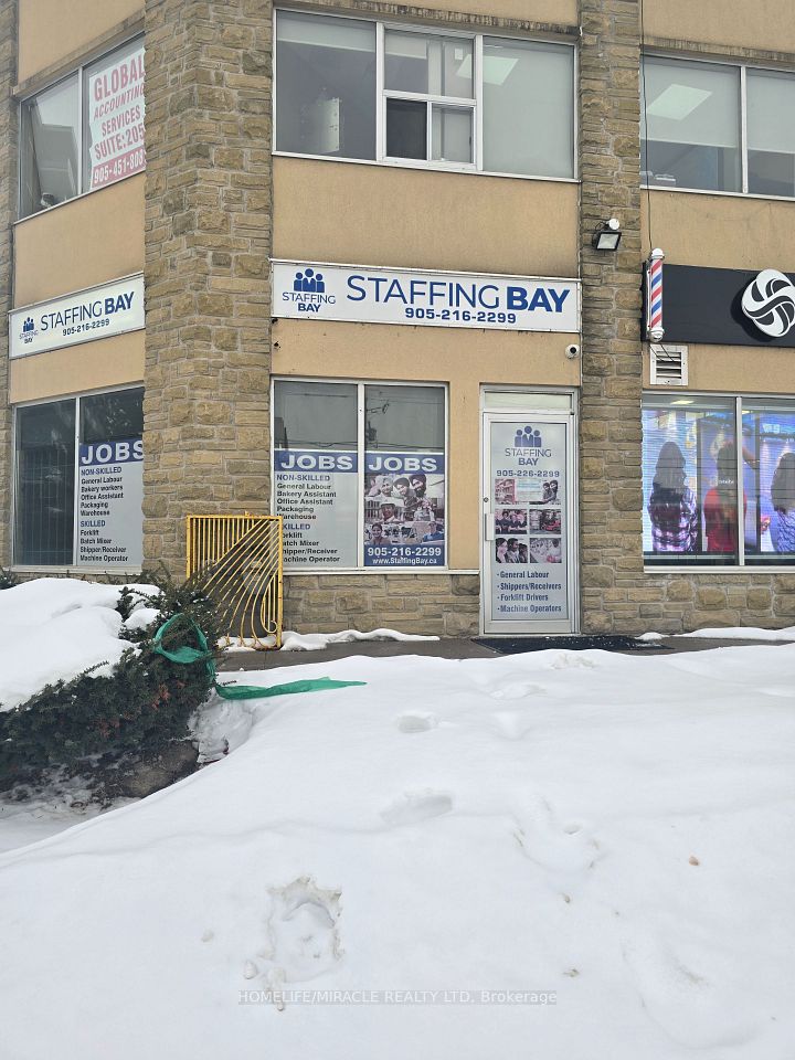 49 Hillcrest Avenue 106, Brampton, ON L6W 4V4