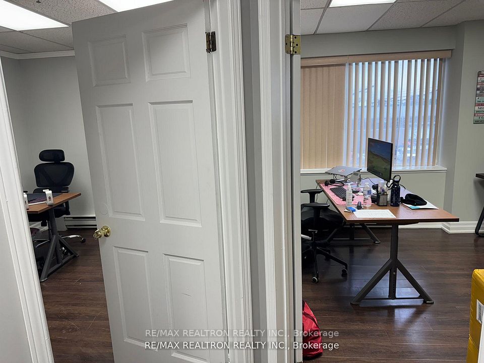 1018 Finch Avenue W 306, Toronto W05, ON M3J 3L5