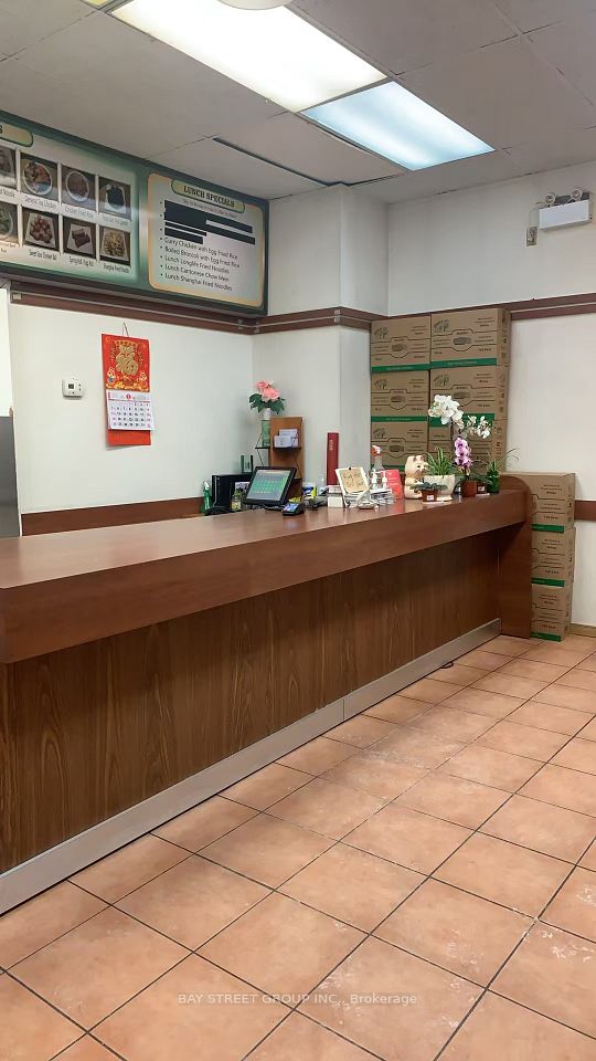 17 Queen Street N A-1, Mississauga, ON L5N 6A1