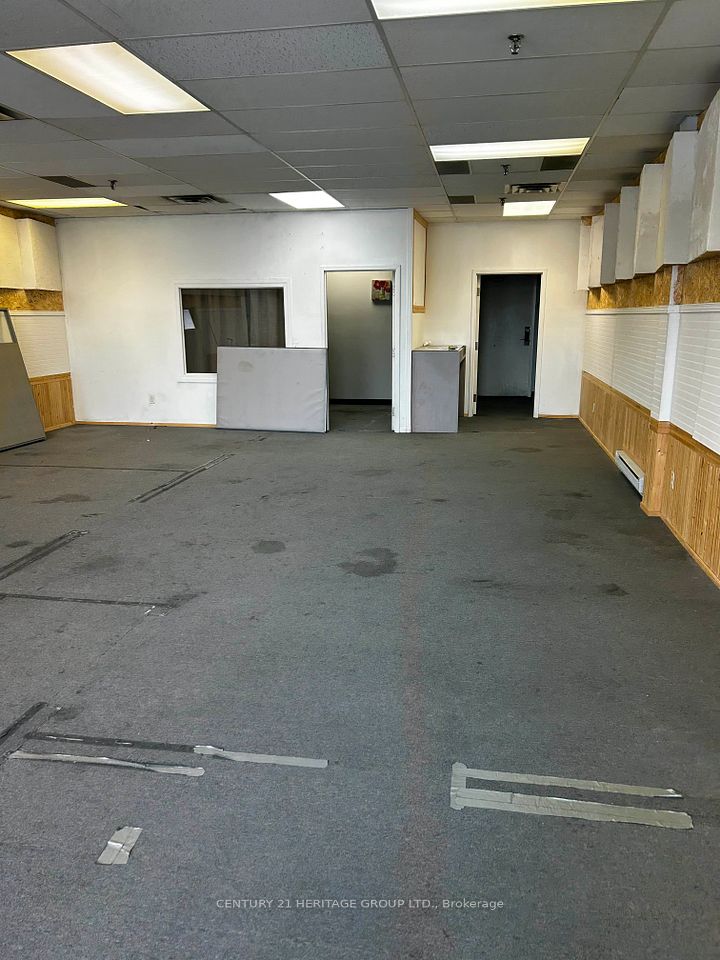 4544 Dufferin Street W 209, Toronto W05, ON M3H 5X2