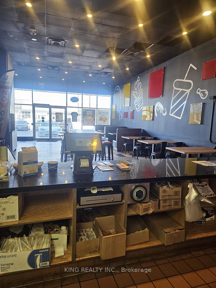 1476 Dundas Street E 3, Mississauga, ON L4X 1L4