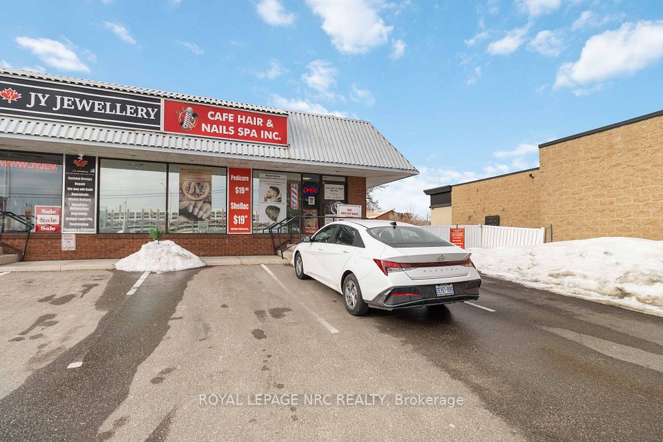 207 Cross Street B, Oakville, ON L6J 2W9