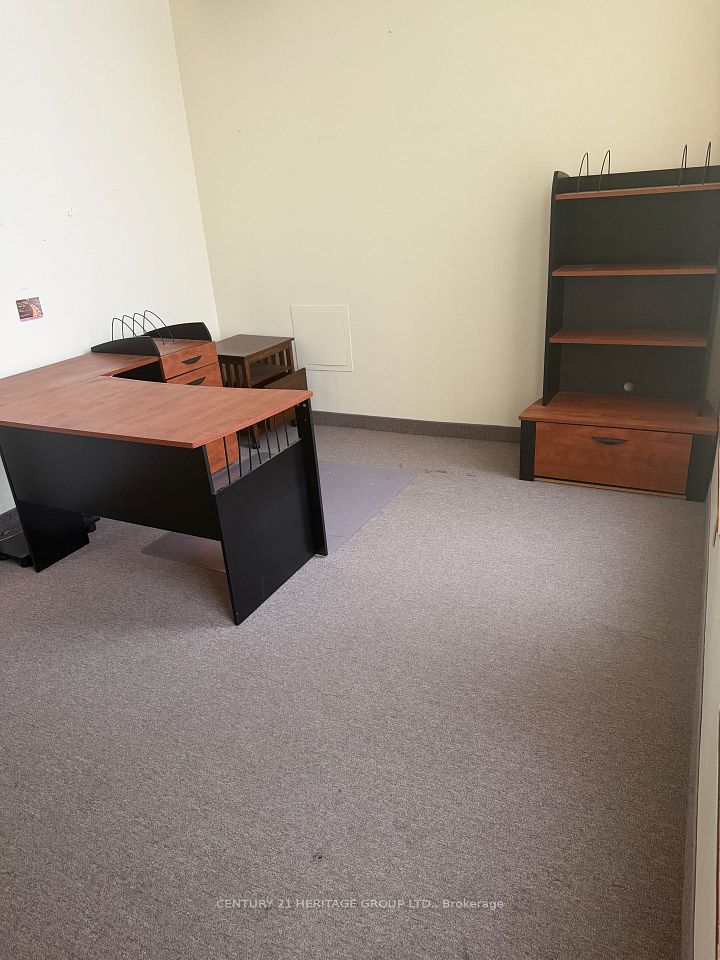 4544 Dufferin Street W 200, Toronto W05, ON M3H 5X2