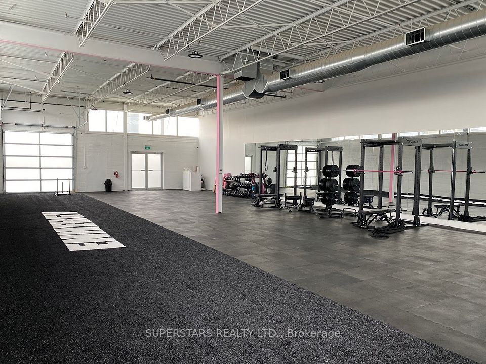 39 Milford Avenue C, Toronto W04, ON M6M 2W1