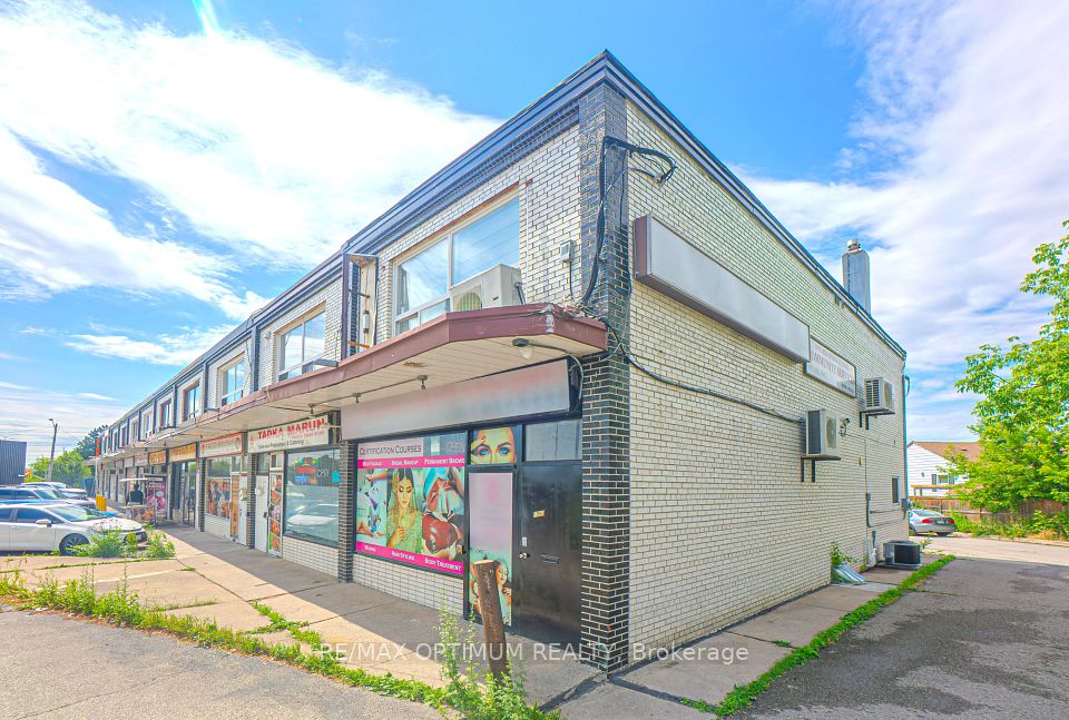 7060 Airport Road, Mississauga, ON L4T 2G8