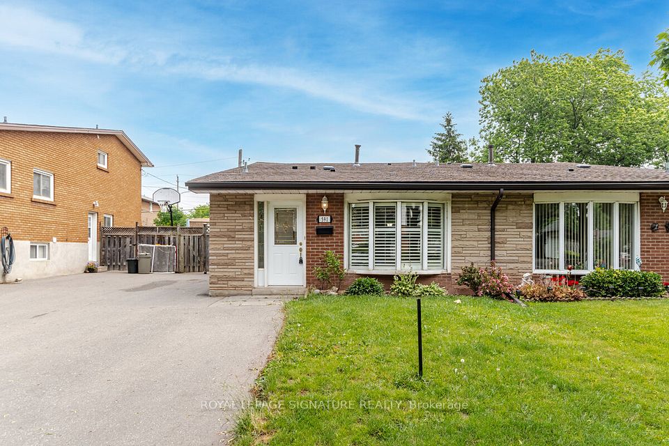 Semi-Detached at 591 Turner Drive 1, Burlington, ON L7L 2W8, Burlington