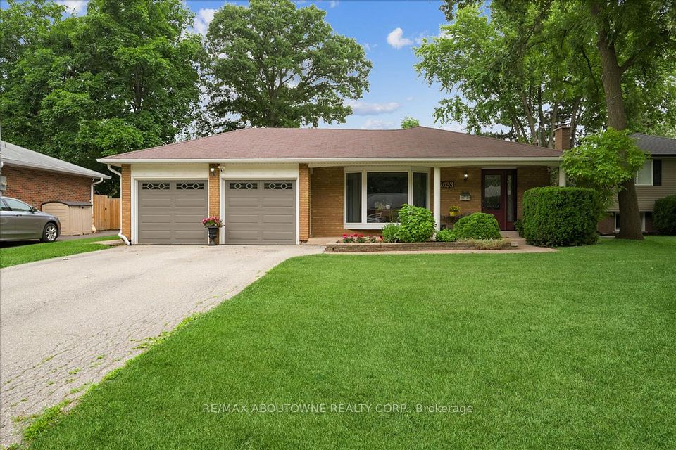 2033 Saxon Road, Oakville, ON L6L 2V1 at 2033 Saxon Road, Oakville, ON L6L 2V1, Oakville, ON, L6L 2V1