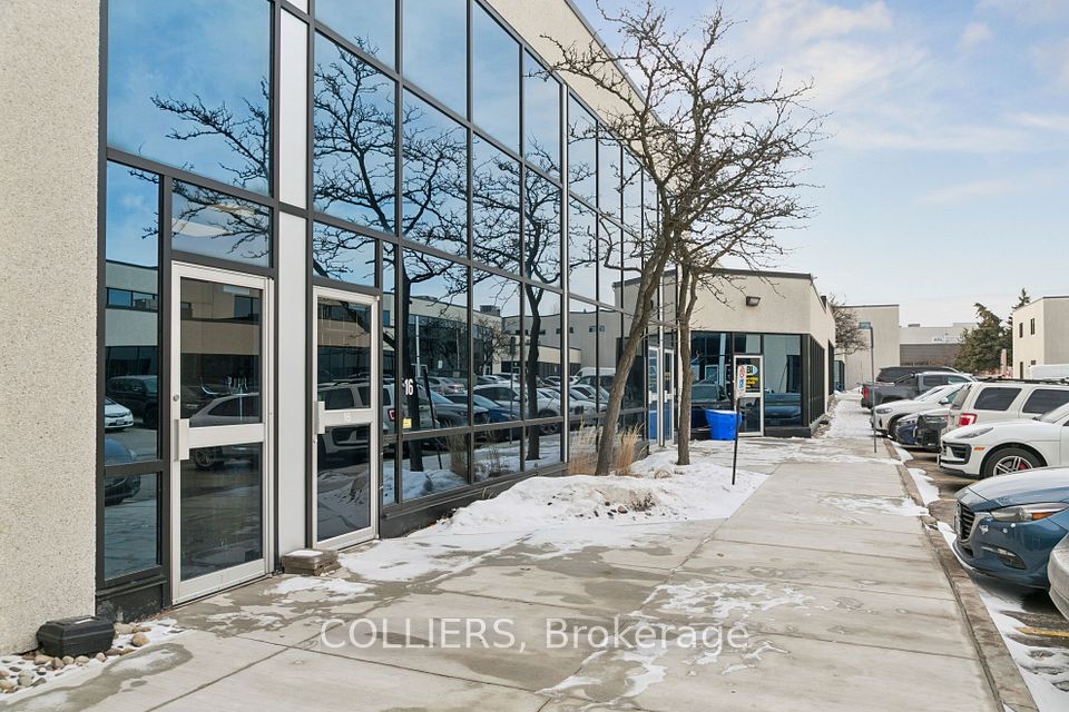 2140 Winston Park Drive 16, Oakville, ON L6H 5W1