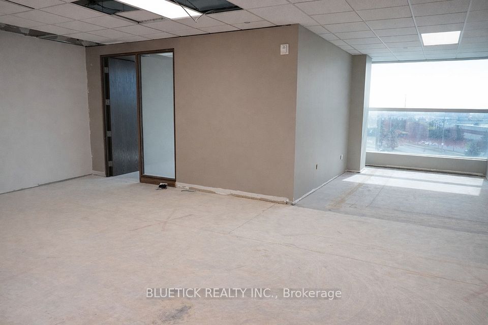 5500 North Service Road 401, Burlington, ON L7L 6W6