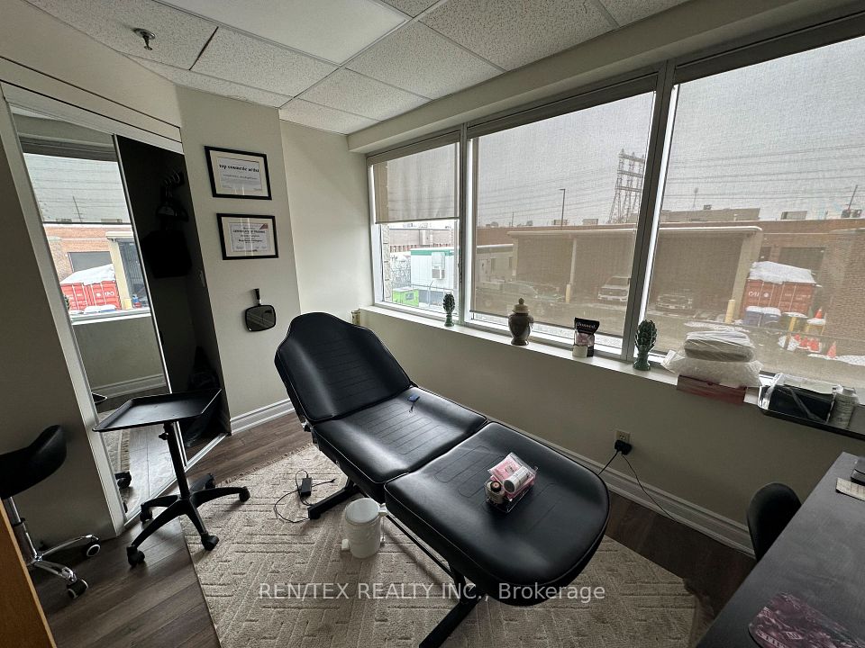 86 Guided Court 203 - 2, Toronto W10, ON M9V 4K6