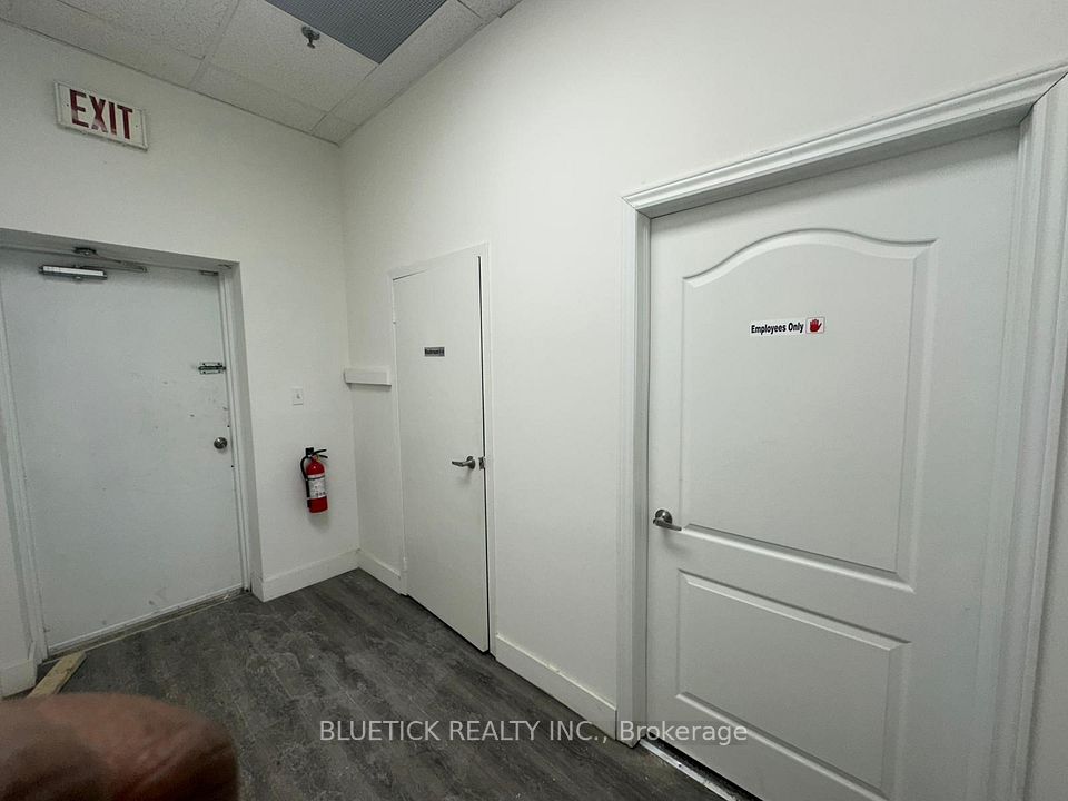 2687 Kipling Avenue 6, Toronto W10, ON M9V 5G6