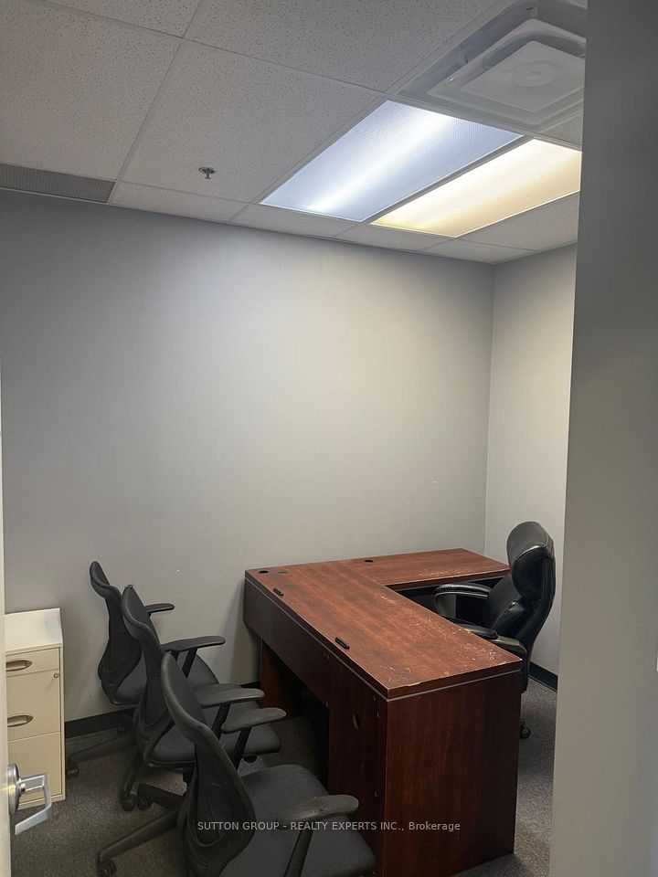 60 Gillingham Drive 400 Room - 7, Brampton, ON L6X 0Z9