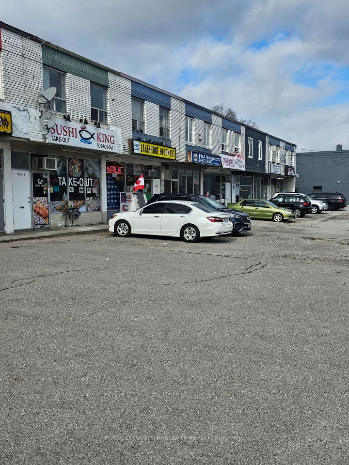 939 Lakeshore Road E, Mississauga, ON L5E 1E3