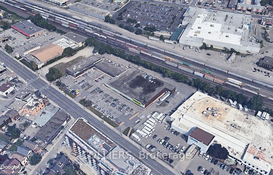 3400 Dundas Street W 201, Toronto W02, ON M6S 2S1