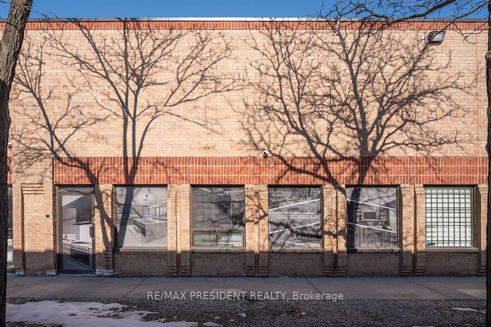 173 Advance Boulevard 27, Brampton, ON L6T 4Z7