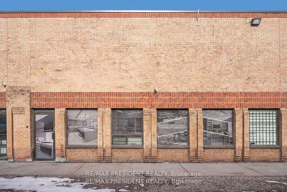 173 Advance Boulevard 27, Brampton, ON L6T 4Z7