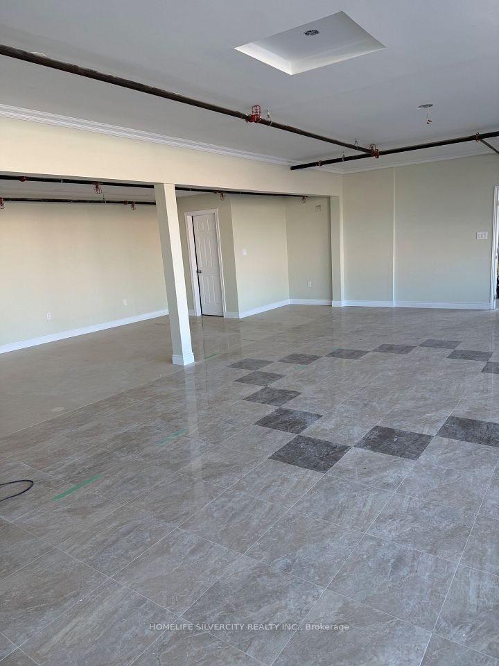 2565 Steeles Avenue E UNIT # 17, Brampton, ON L6T 4L6