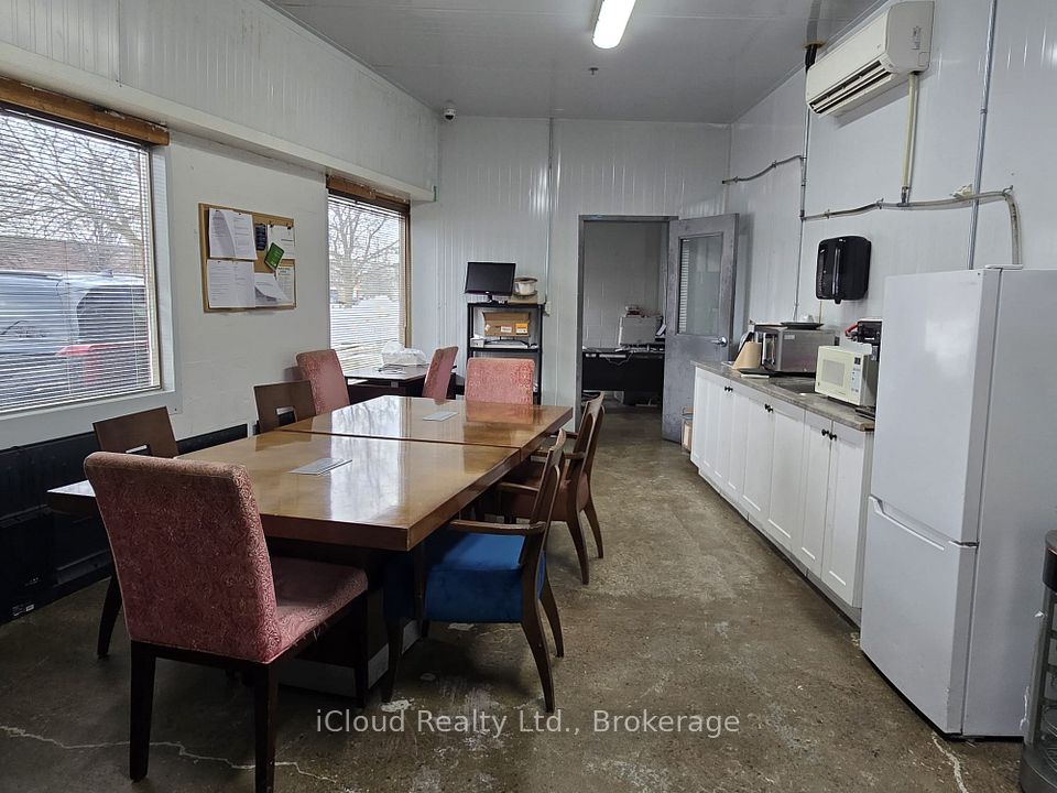 6905 Millcreek Drive 1, Mississauga, ON L5N 6A3