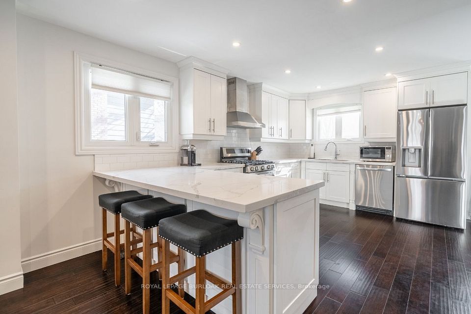 Semi-Detached at 5042 Brady Avenue, Burlington, ON L7L 3X6, Burlington