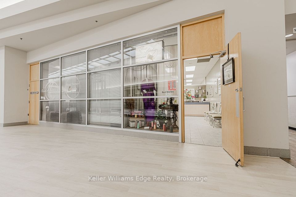 777 Guelph Line, Burlington, ON L7R 3N2