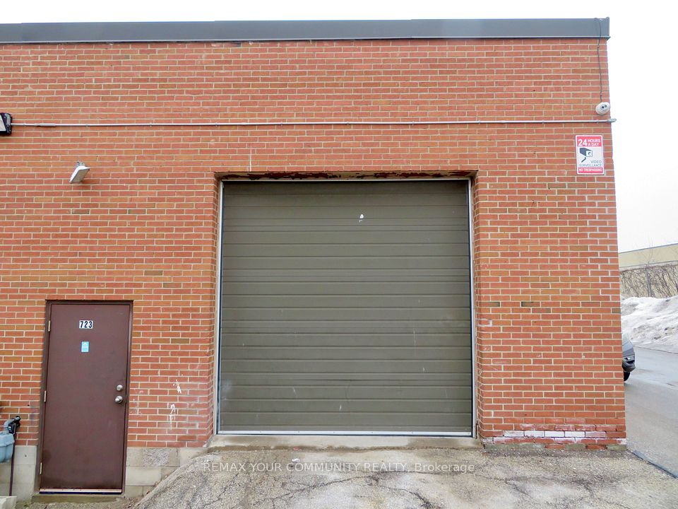 723 Garyray Drive, Toronto W05, ON M9L 1R2