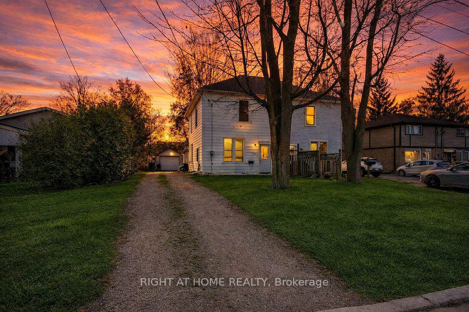 Semi-Detached  at 126 Poplar Avenue, Halton Hills, ON L7J 2E2, Halton Hills