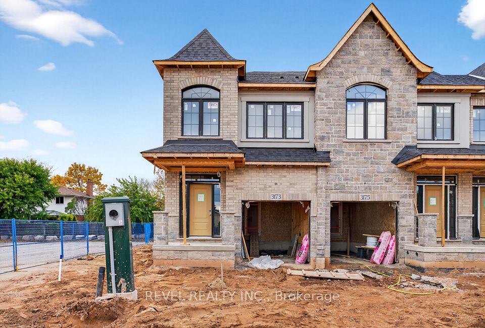 Att/Row/Townhouse at 600 Maplehill Drive 1, Burlington, ON L7N 2W3, Burlington