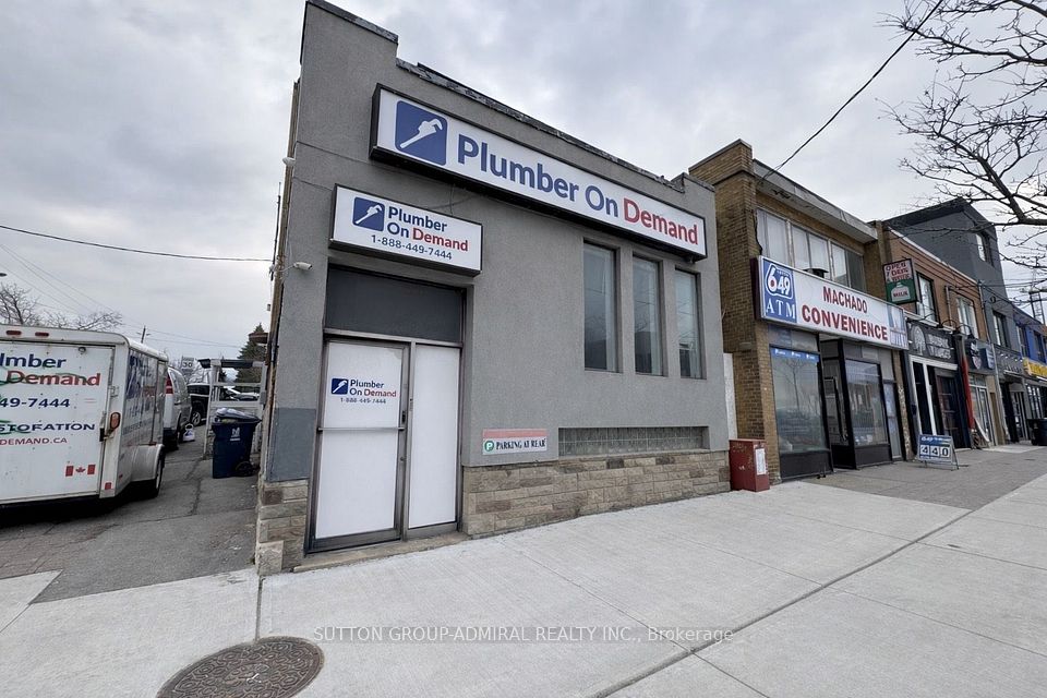 2000 Eglinton Avenue W, Toronto W04, ON M6E 2J9