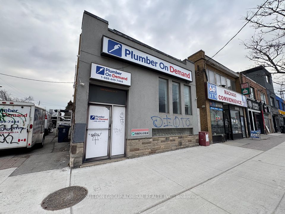 2000 Eglinton Avenue W, Toronto W04, ON M6E 2J9