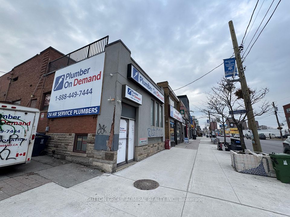 2000 Eglinton Avenue W, Toronto W04, ON M6E 2J9