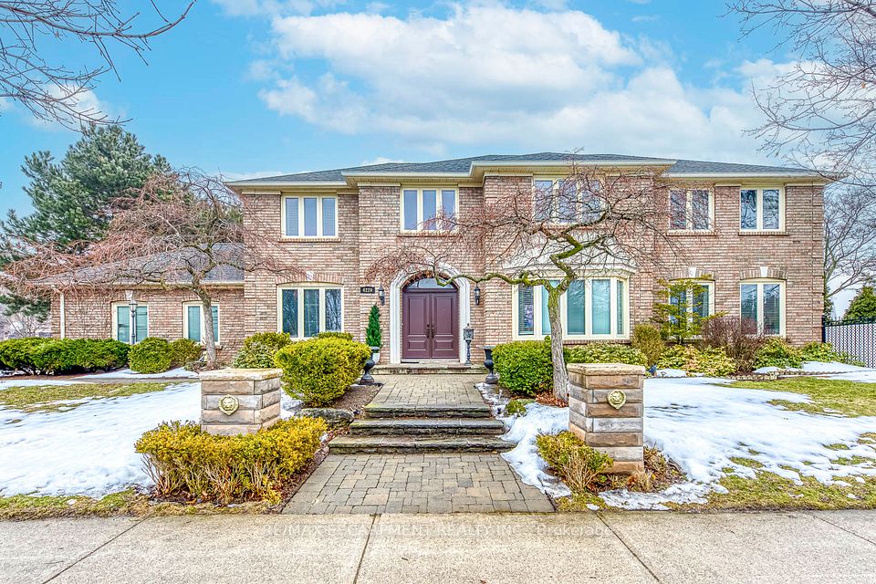 Detached at 4220 Millcroft Park Drive, Burlington, ON L7M 3V5, Burlington
